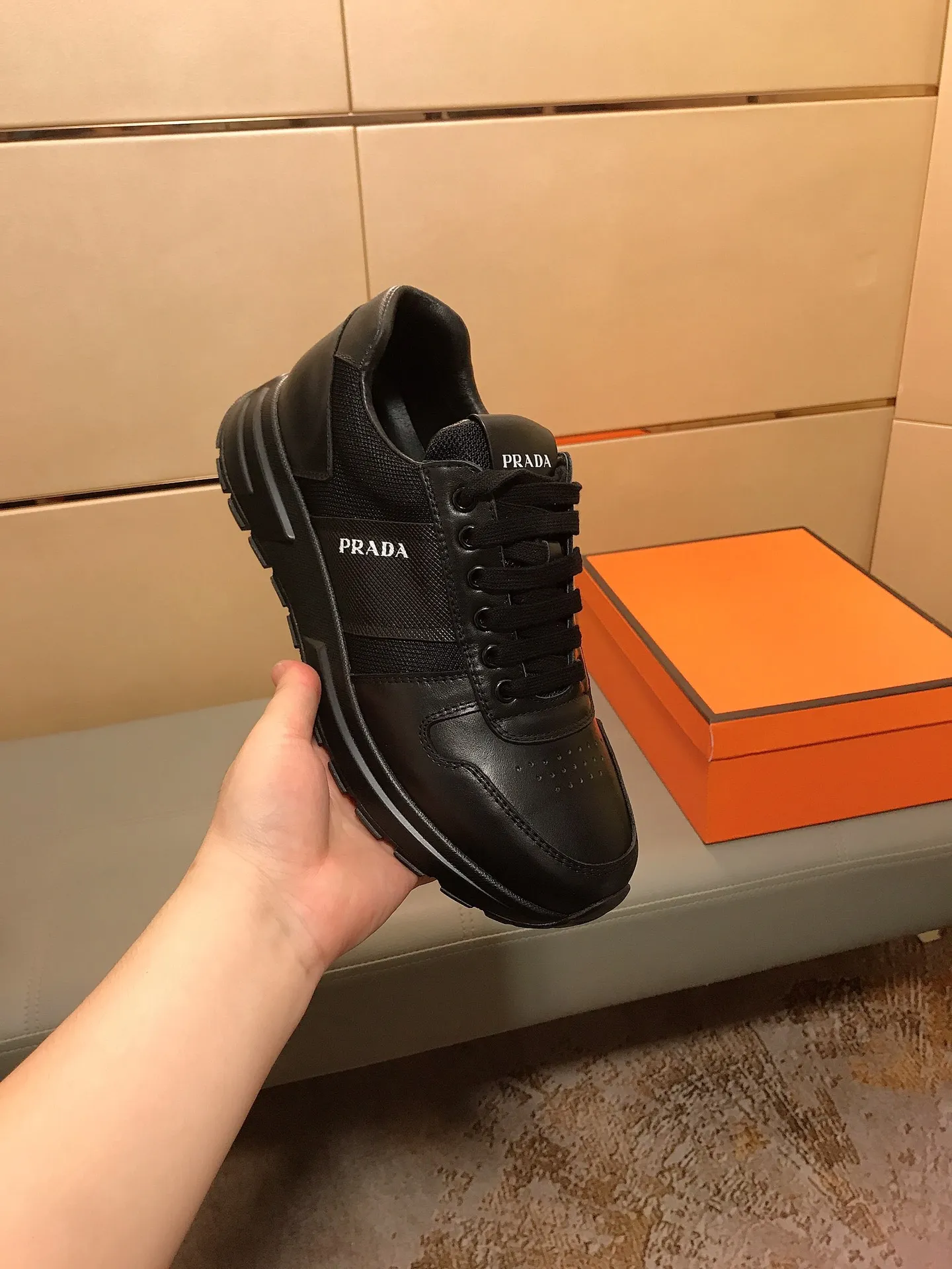 Ex-factory price 400 👟👟【PRADA】Prada's new men's fashion sports and casual shoes🇨🇳High-end boutique💯Exquisite details, uppers made of cowhide + breathable fabrics, pigskin lining🌶🌶Lightweight, wear-resistant and non-slip original outsole, comfortable to wear🎋Classic craftsmanship, fine workmanship, worth owning Code number: 38-44